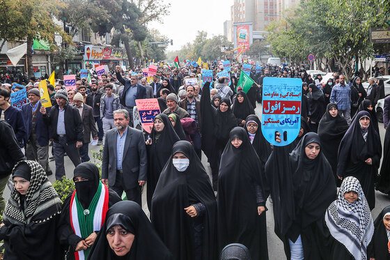 راهپیمایی نمازگزاران مشهدی در حمایت از مرم فلسطین