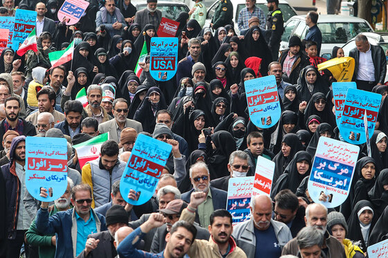 راهپیمایی نمازگزاران مشهدی در حمایت از مرم فلسطین