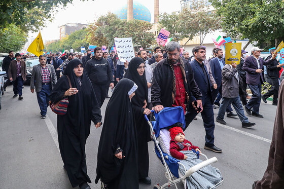 راهپیمایی نمازگزاران مشهدی در حمایت از مرم فلسطین