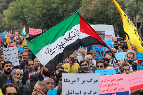 راهپیمایی نمازگزاران مشهدی در حمایت از مرم فلسطین
