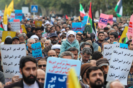 راهپیمایی نمازگزاران مشهدی در حمایت از مرم فلسطین