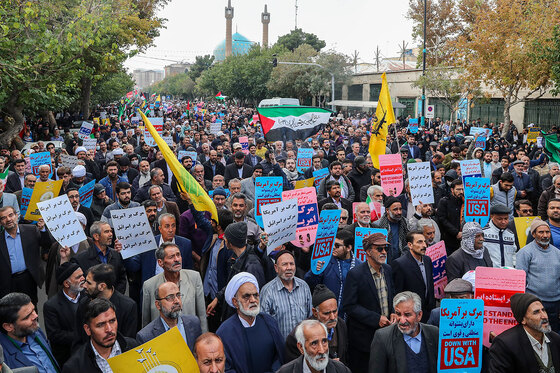 راهپیمایی نمازگزاران مشهدی در حمایت از مرم فلسطین