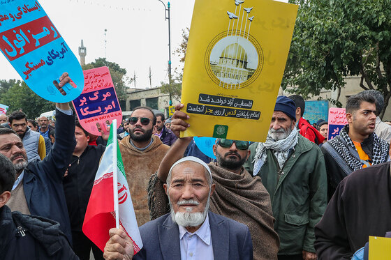 راهپیمایی نمازگزاران مشهدی در حمایت از مرم فلسطین