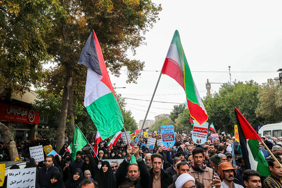 راهپیمایی نمازگزاران مشهدی در حمایت از مرم فلسطین