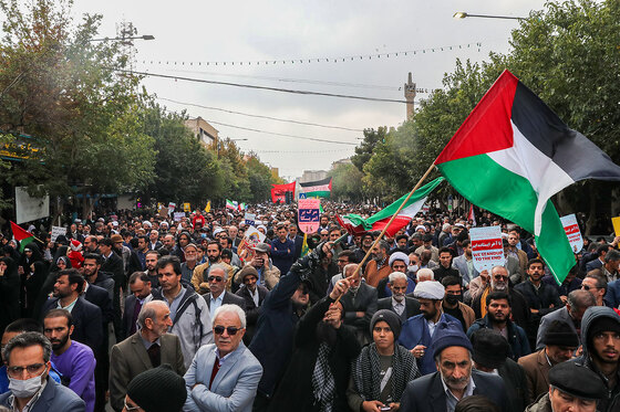 راهپیمایی نمازگزاران مشهدی در حمایت از مرم فلسطین