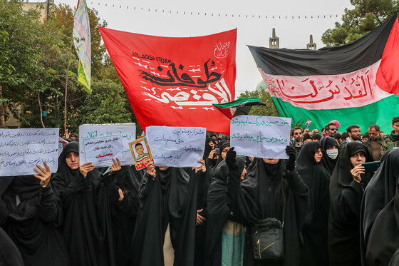 راهپیمایی نمازگزاران مشهدی در حمایت از مرم فلسطین