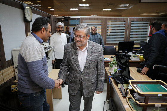 بازدید شهردار مشهد از روزنامه شهرآرا