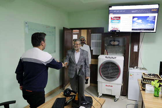 بازدید شهردار مشهد از روزنامه شهرآرا