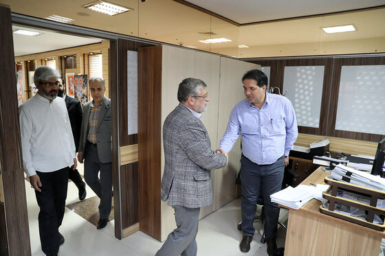 بازدید شهردار مشهد از روزنامه شهرآرا