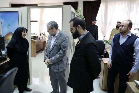 بازدید شهردار مشهد از روزنامه شهرآرا