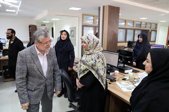 بازدید شهردار مشهد از روزنامه شهرآرا