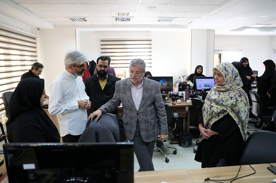 بازدید شهردار مشهد از روزنامه شهرآرا