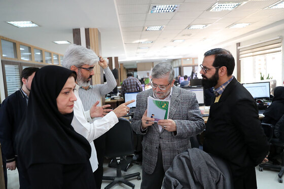 بازدید شهردار مشهد از روزنامه شهرآرا