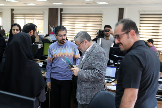 بازدید شهردار مشهد از روزنامه شهرآرا