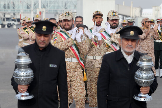 ورود پیکر مطهر ۱۲ شهید گمنام به مشهد