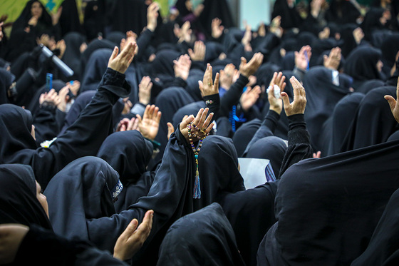 تشییع پیکر بانوی شهیده فاطمه دهقانی از شهدای حادثه تروریستی کرمان