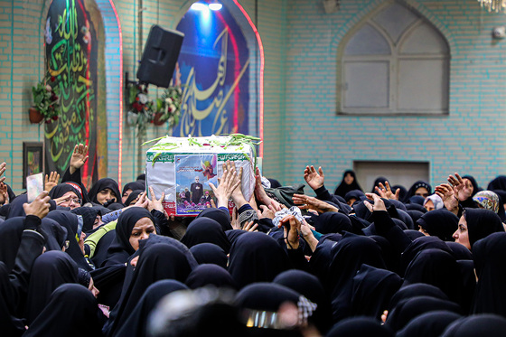 تشییع پیکر بانوی شهیده فاطمه دهقانی از شهدای حادثه تروریستی کرمان