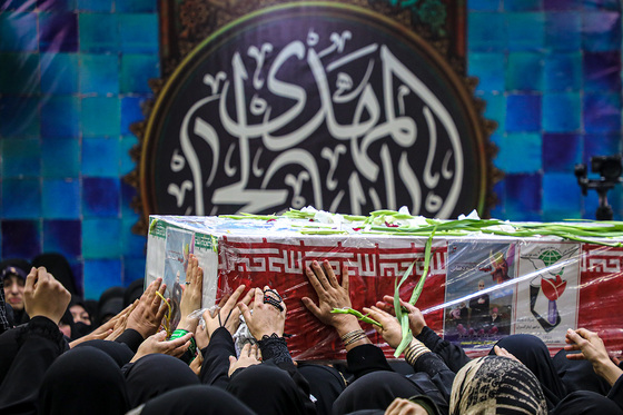 تشییع پیکر بانوی شهیده فاطمه دهقانی از شهدای حادثه تروریستی کرمان