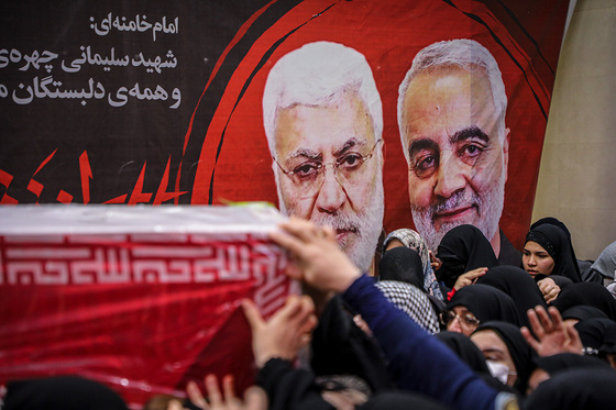 تشییع پیکر بانوی شهیده فاطمه دهقانی از شهدای حادثه تروریستی کرمان