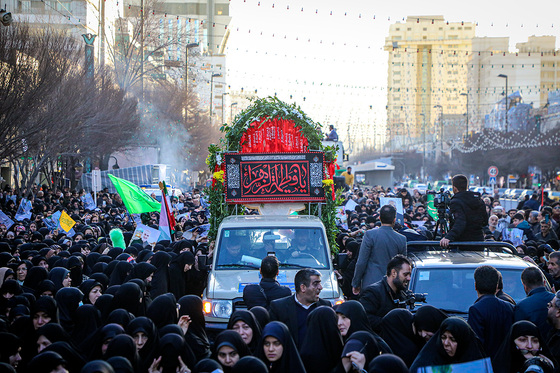 تشییع پیکر بانوی شهیده فاطمه دهقانی از شهدای حادثه تروریستی کرمان