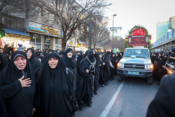 تشییع پیکر بانوی شهیده فاطمه دهقانی از شهدای حادثه تروریستی کرمان