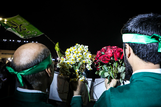 گلباران حرم مطهر رضوی در شب میلاد جوادالائمه (ع)