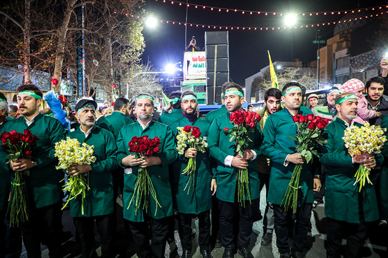 گلباران حرم مطهر رضوی در شب میلاد جوادالائمه (ع)