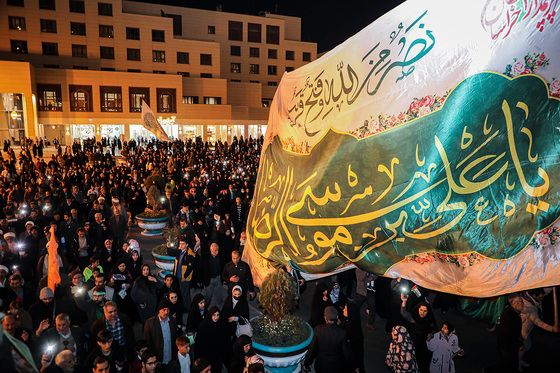 گلباران حرم مطهر رضوی در شب میلاد جوادالائمه (ع)