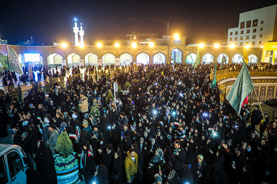 گلباران حرم مطهر رضوی در شب میلاد جوادالائمه (ع)