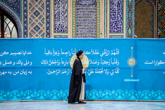 آیین معنوی اعتکاف در حرم امام رضا (ع)
