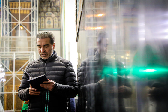 آیین معنوی اعتکاف در حرم امام رضا (ع)