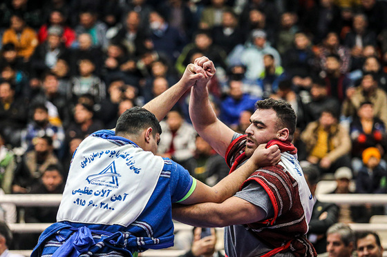 مسابقات کشتی با چوخه قهرمان قهرمانان در مشهد