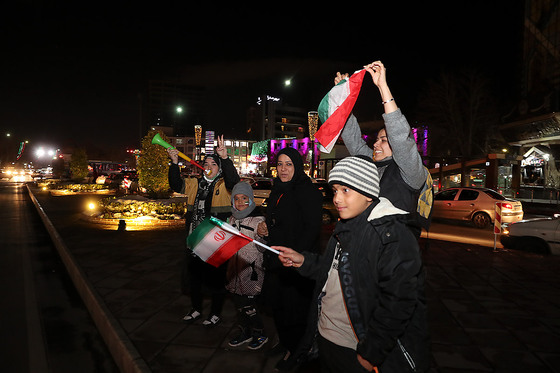 شادی مردم مشهد بعد از برد تیم ملی ایران مقابل ژاپن