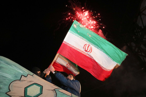 شادی مردم مشهد بعد از برد تیم ملی ایران مقابل ژاپن