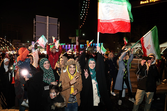شادی مردم مشهد بعد از برد تیم ملی ایران مقابل ژاپن