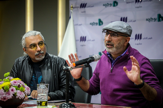 گپ و گفت منصور ضابطیان با موضوع کتاب جدیدش با عنوان «دو دستی»