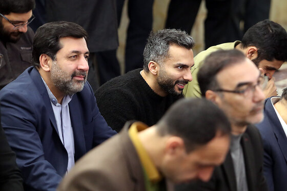 غبارروبی مضجع منور امام رضا(ع)