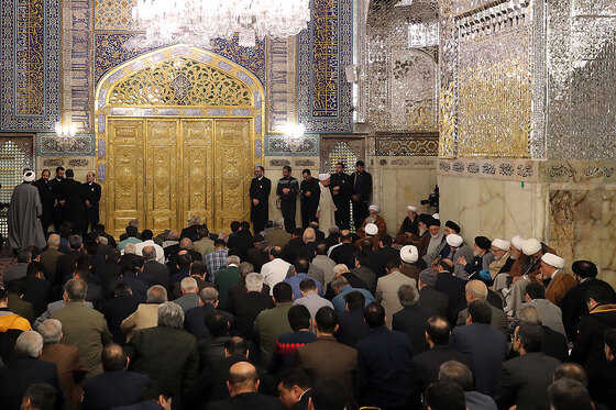 غبارروبی مضجع منور امام رضا(ع)