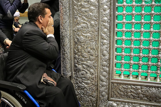 غبارروبی مضجع منور امام رضا(ع)