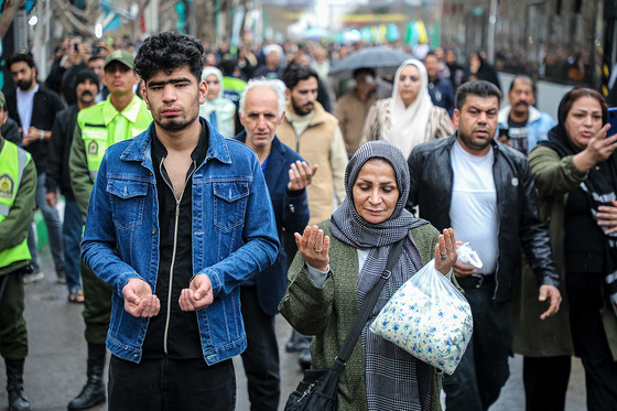تحویل سال ۱۴۰۳ در حرم مطهر امام رضا (ع) و خیابان‌های منتهی به حرم