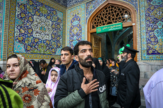 تحویل سال ۱۴۰۳ در حرم مطهر امام رضا (ع) و خیابان‌های منتهی به حرم