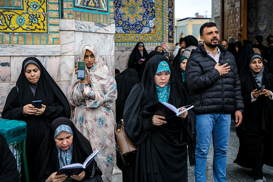 تحویل سال ۱۴۰۳ در حرم مطهر امام رضا (ع) و خیابان‌های منتهی به حرم