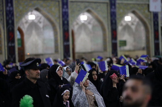مراسم احیاء شب ۱۹ ماه رمضان در حرم مطهر رضوی