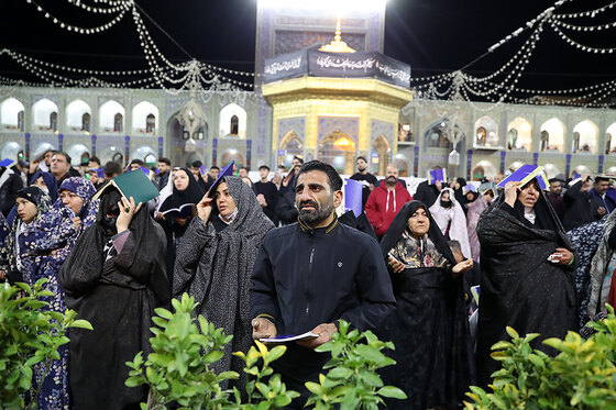 مراسم احیاء شب ۱۹ ماه رمضان در حرم مطهر رضوی