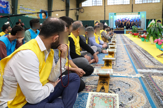 محفل انس با قرآن در زندان مرکزی مشهد