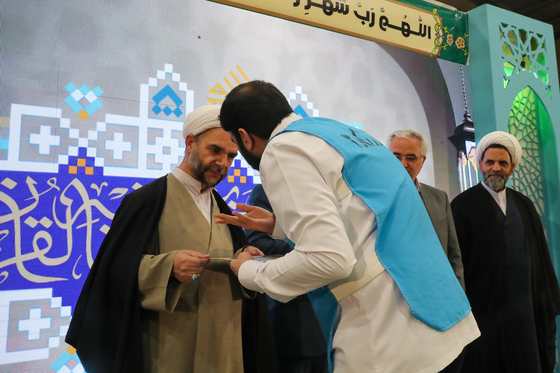 محفل انس با قرآن در زندان مرکزی مشهد