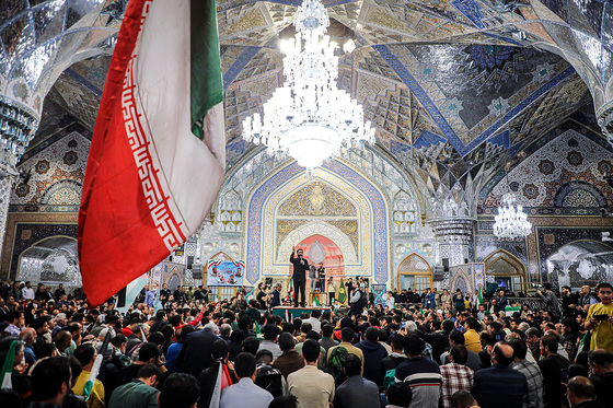 اجتماع مردمی «وعده صادق» در حرم مطهر رضوی