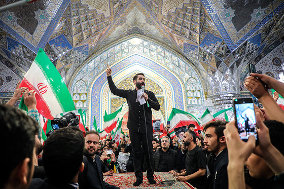 اجتماع مردمی «وعده صادق» در حرم مطهر رضوی