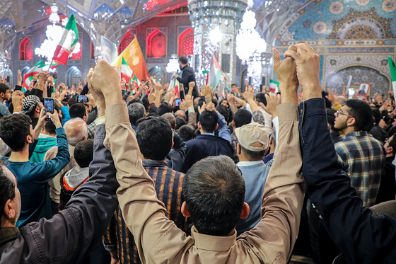 اجتماع مردمی «وعده صادق» در حرم مطهر رضوی