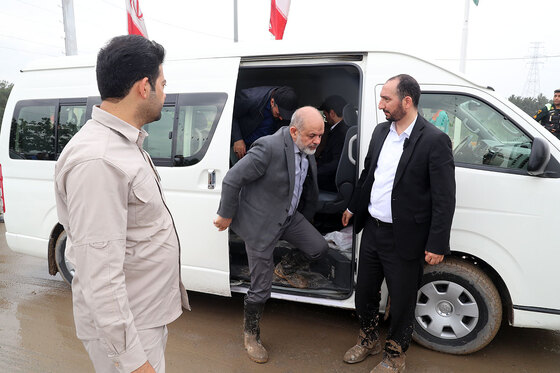 حضور وزیر کشور در مناطق سیل زده مشهد 